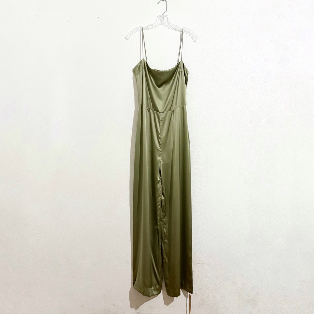 NWT Reformation Sage Silk‎ Jumpsuit in Artichoke - Picture 6 of 12